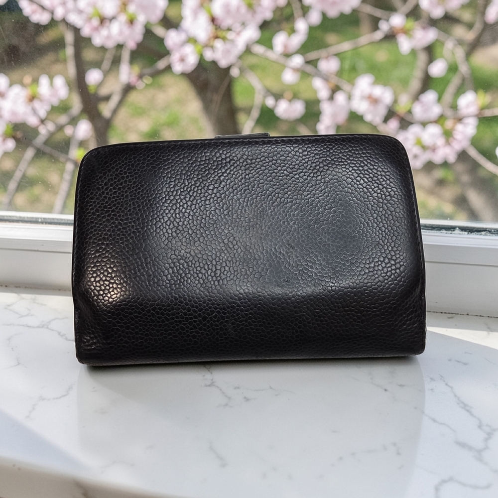 Authentic CHANEL Classic Black Leather Compact Wallet W/snap Closure - Picture 2 of 16